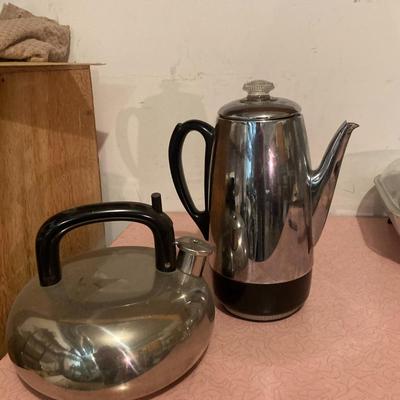 Pots and appliance lot