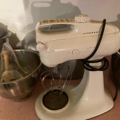 Pots and appliance lot