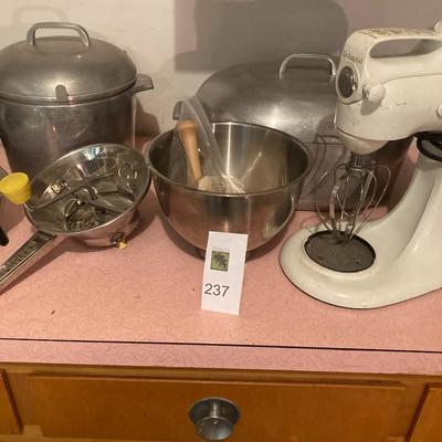 Pots and appliance lot