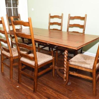 Dining Room Table with 6 chairs