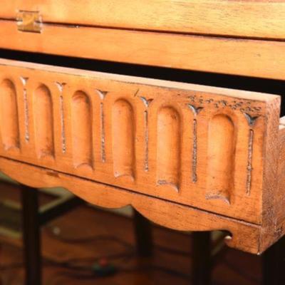 Dining Room Table with 6 chairs