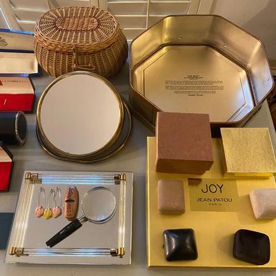 Misc. lot with empty jewelry boxes, Bulgari glass case and more