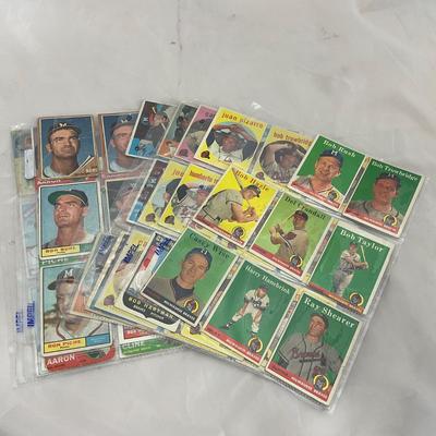 -9- SPORTS | Vintage Milwaukee Braves Card Collection