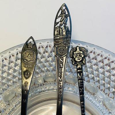 Lot 224: Sterling Silver Souvenir Spoons (101.87 grams)