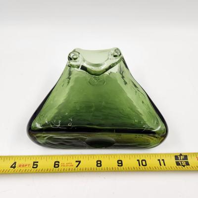 FUN HAND BLOWN GREEN PURSE? GLASS COLLECTABLE