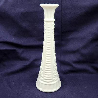 VINTAGE STARS & BARS PATTERN MILK GLASS VASE