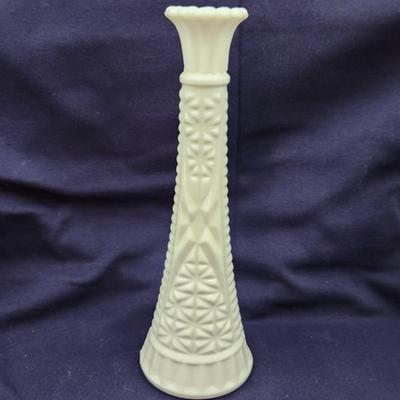 VINTAGE STARS & BARS PATTERN MILK GLASS VASE