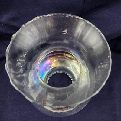 BEAUTIFUL IRIDESCENT GLASS OIL LAMP SHADE