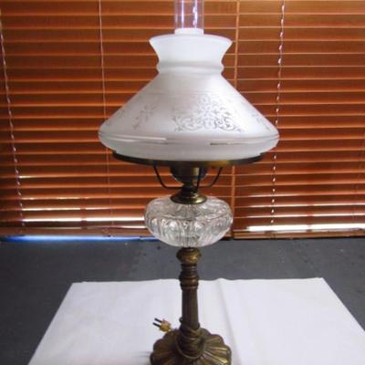 Electric Lamp- Metal Post and Glass Shades (G)