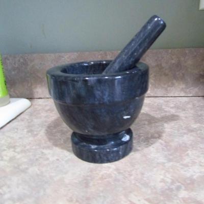 Marble Mortar and Pestle (Apt)