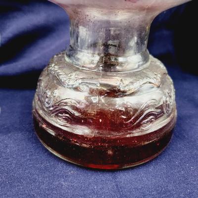 BEAUTIFUL VINTAGE OIL LAMP WITH GLASS SHADE