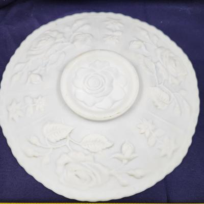 VINTAGE FROSTED MILK GLASS EMBOSS3D ROSES IMPERIAL GLASS SERVING PLATE