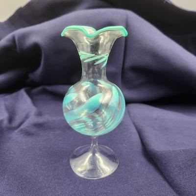 LIGHT WEIGHT HAND BLOWN SWIRL PATTERN GLASS VASE