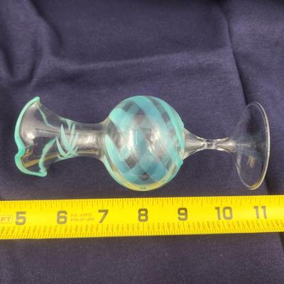 LIGHT WEIGHT HAND BLOWN SWIRL PATTERN GLASS VASE
