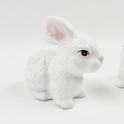 LITTLE VINTAGE WHITE CERAMIC RABBITS