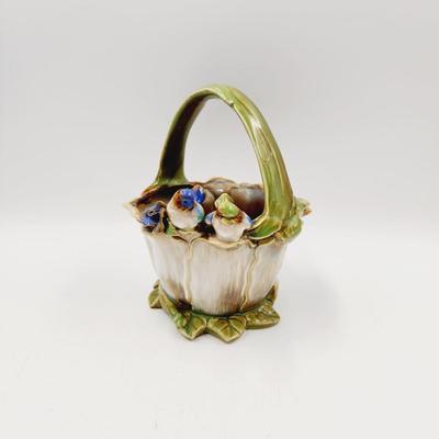 MAJOLICA BIRD CABBAGE LEAF COLLECTABLE BASKET