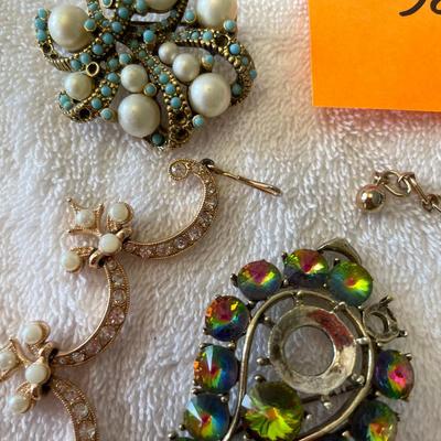 Lot of fancy Rhinestone Jewelry