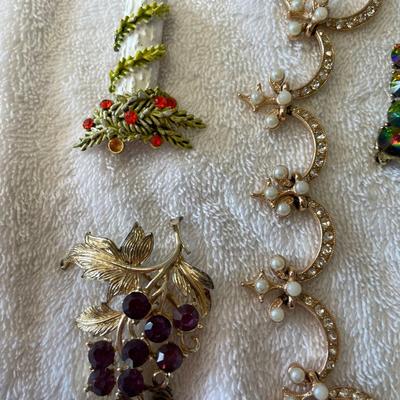Lot of fancy Rhinestone Jewelry