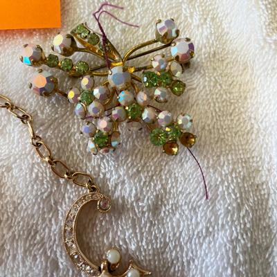 Lot of fancy Rhinestone Jewelry