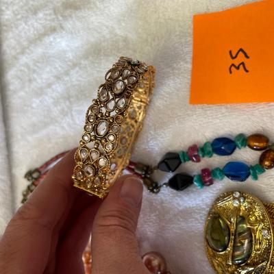 Lot of Earth tone jewelry
