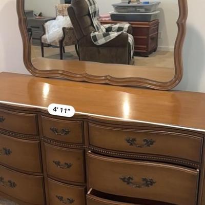Vintage Drexel French Provincial Dresser w/mirror