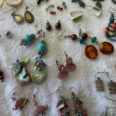 Jackpot lot of Earrings