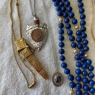 Lot of necklaces