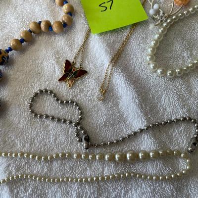 Necklaces lot