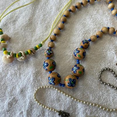Necklaces lot
