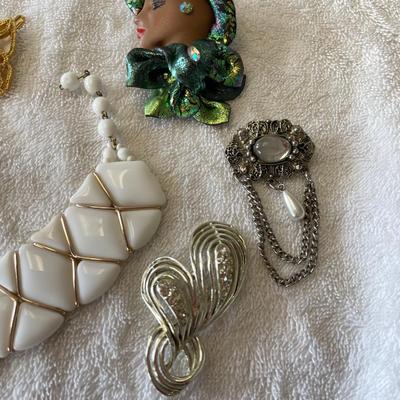 White Glass set & other jewelry