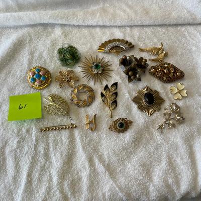 Lot of brooches