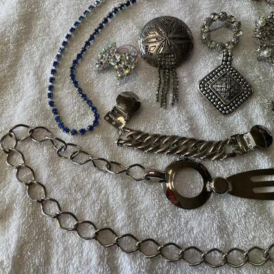 Lot of Silver toned jewelry