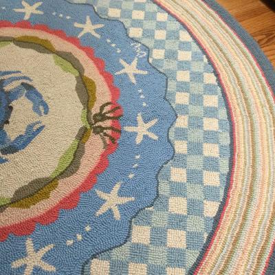 831 Like New Claire Murray 5' Round Hand Hooked Crab Theme Rug