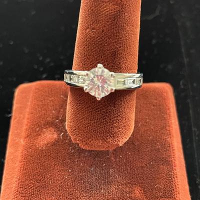 STERLING SILVER SOLITAIRE RING
