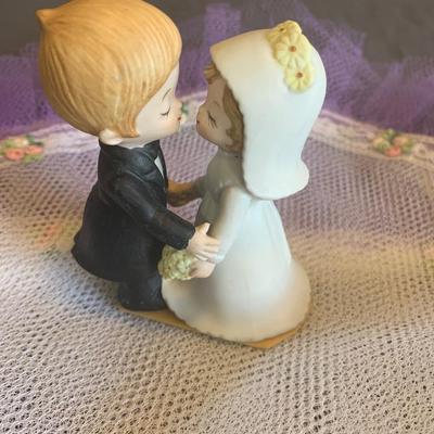 Cute Classic Bride and Groom Wedding Cake Topper