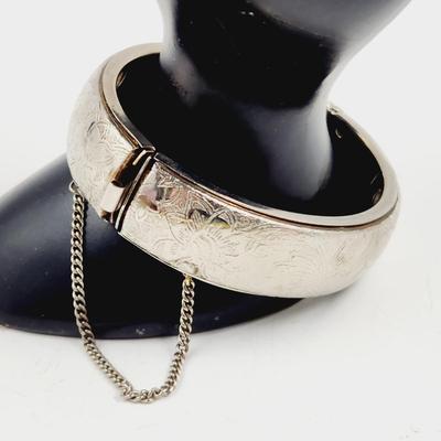 VINTAGE SILVER TONED HINDGED BRACELET