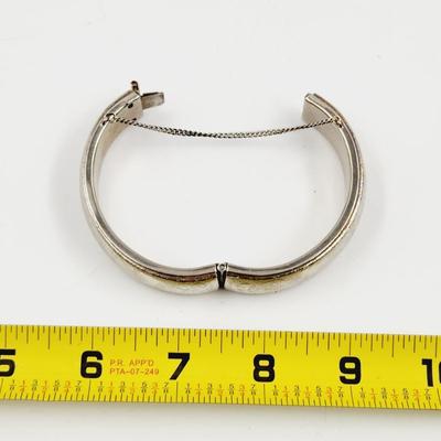 VINTAGE SILVER TONED HINDGED BRACELET