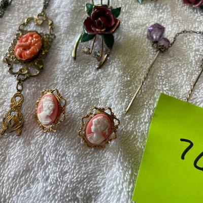 Flower & cameo grouping