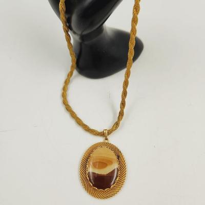 VINTAGE GOLD TONE FILIGREE STONE INLAY NECKLACE