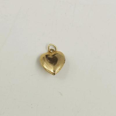 CUTE SMALL GOLD TONED HEART LOCKET