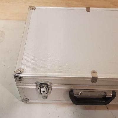 Carrying  case