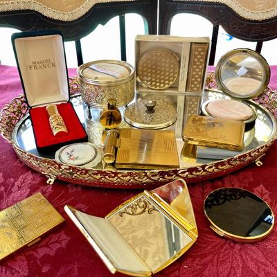 LOT 33  GROUP LOT OF VINTAGE COMPACTS & PERFUME BOTTLES MIRROR DRESSER TRAY MUSIC BOX