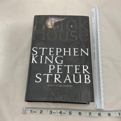 -37- BOOKS | Stephen King Books & Comics