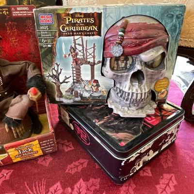 LOT 36  PIRATES OF THE CARIBBEAN TOYS CAPTAIN JACK SPARROW JOHNNY DEP