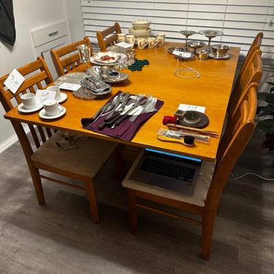 Mid Century Modern Blonde Dining Table - 6 Chairs