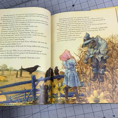#51 The Wizard of Oz Book Illustrated by Charles Santore