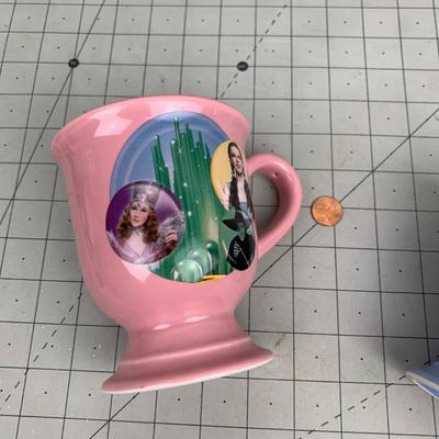#83 The Wizard of Oz Collectible Mugs