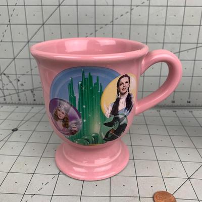 #83 The Wizard of Oz Collectible Mugs