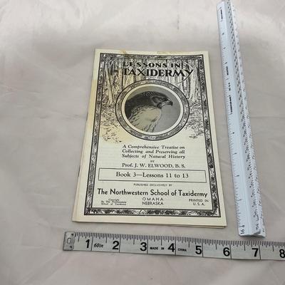 -51- COLLECTIBLE | Early 1900â€™s Taxidermy Booklets