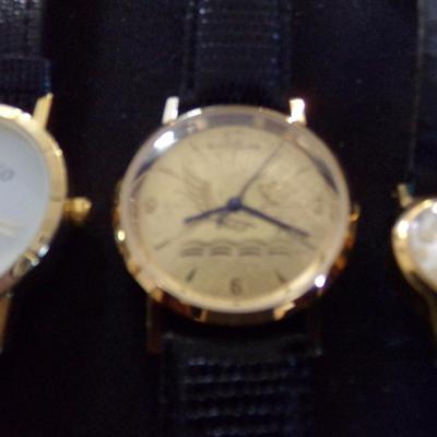 4 WATCHES; VENEZIO, WITTNAUER PEGASUS, WESTCLOX 17 JEWEL, UNMARKED NEACKLACE WATCH.